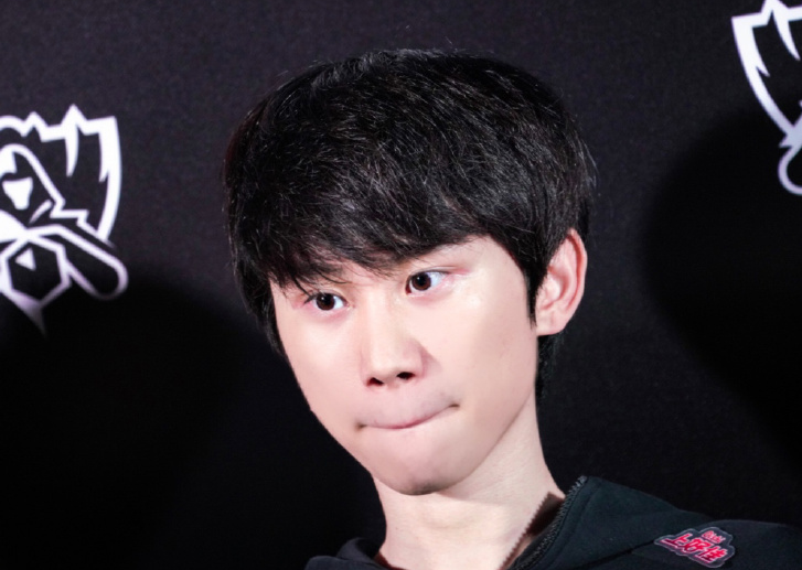 西亚卡姆意外战胜SKT,重要助攻引爆全场!观众掌声雷动 西亚卡姆意外战胜SKT,重要助攻引爆全场!观众掌声雷动